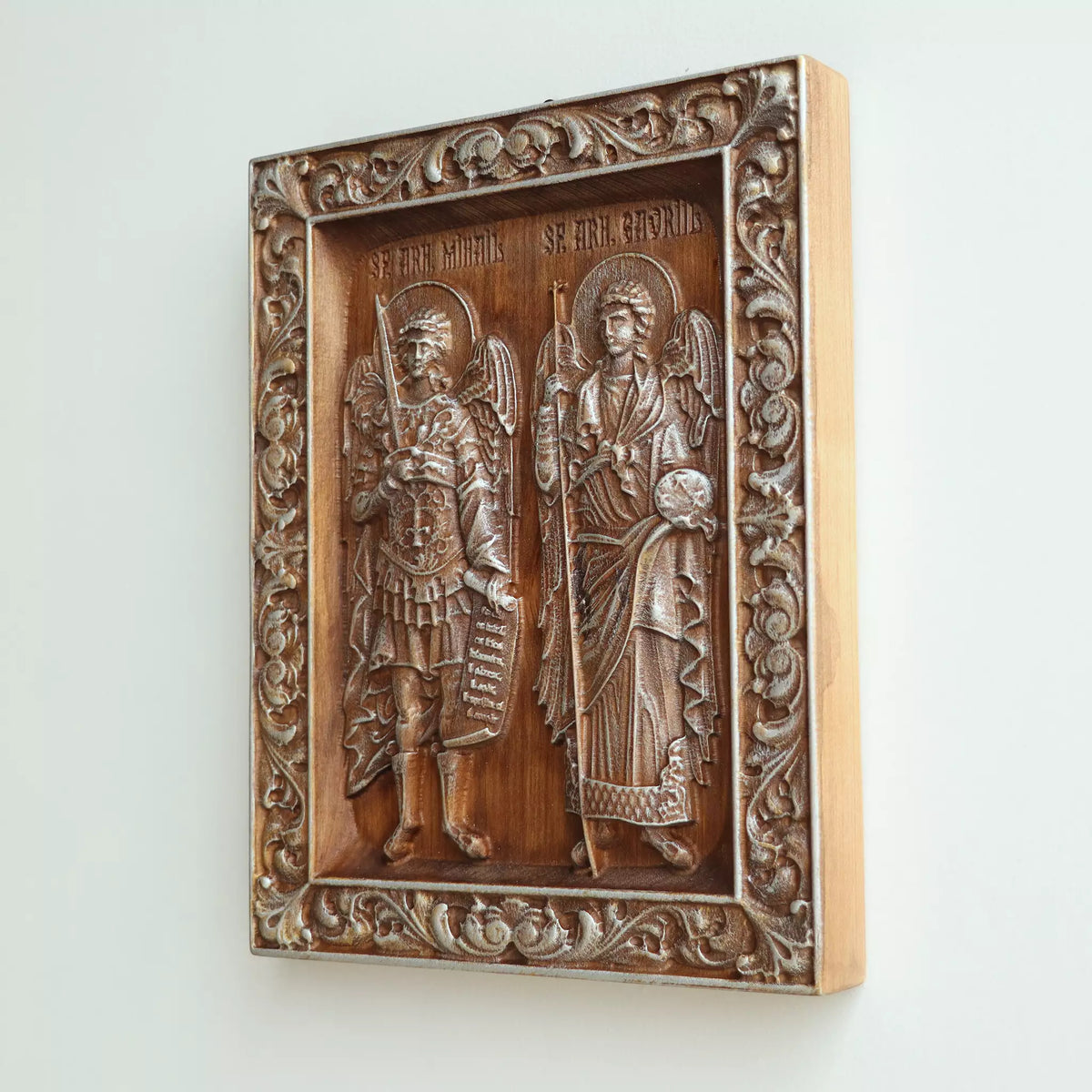 Side view of the icon, showing the thickness of the panel and the pale wood edge